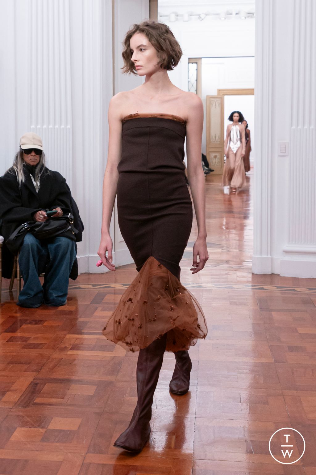 Fashion Week Milan Fall/Winter 2025 look 39 from the Alberta Ferretti collection womenswear