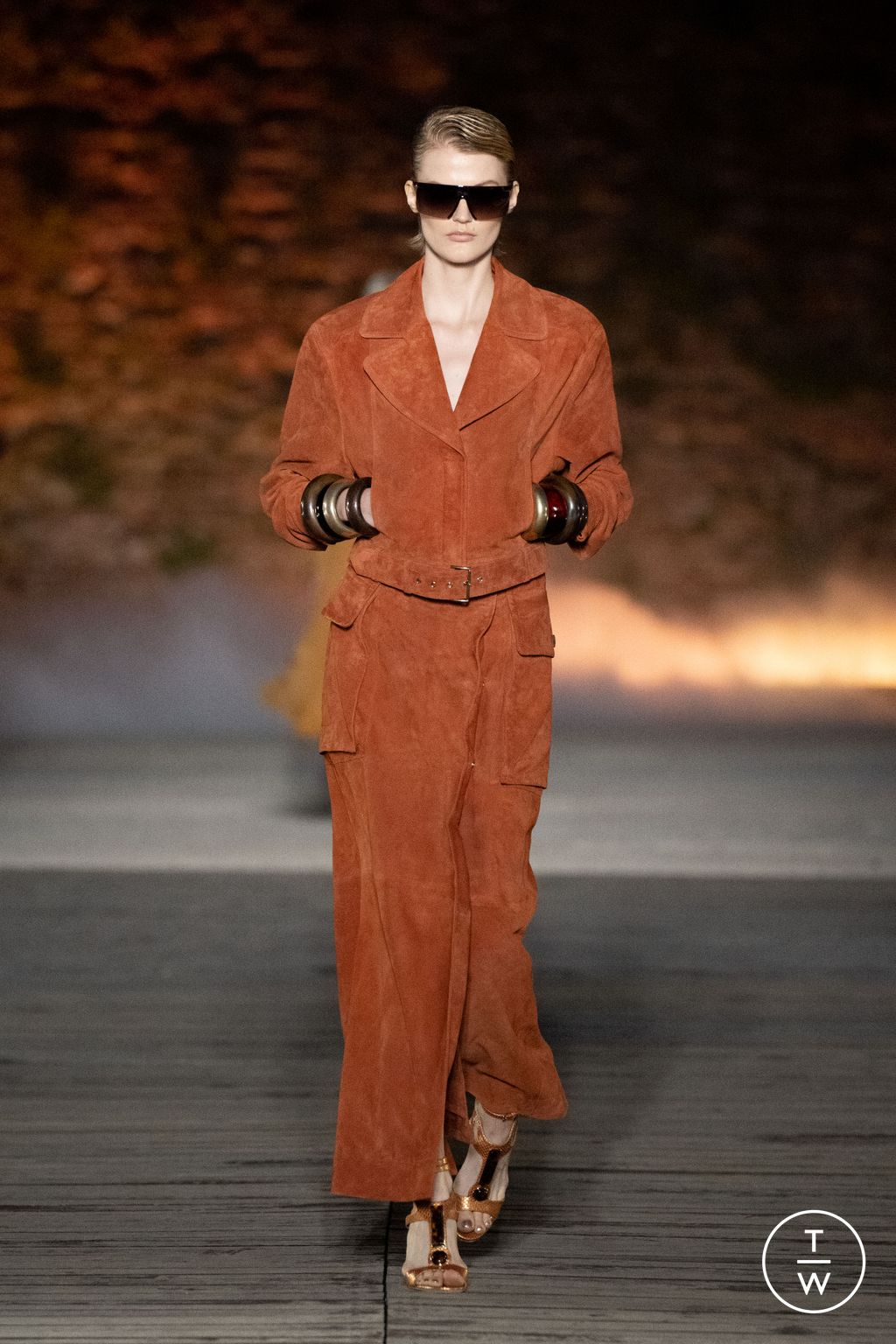 Fashion Week Milan Resort 2024 look 18 de la collection Alberta Ferretti womenswear