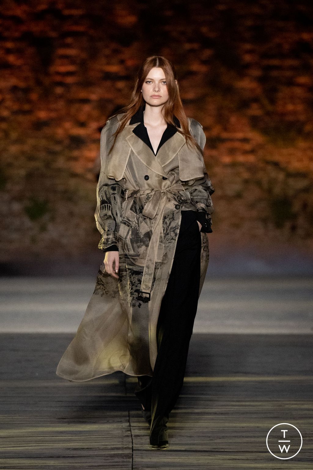 Fashion Week Milan Resort 2024 look 2 de la collection Alberta Ferretti womenswear