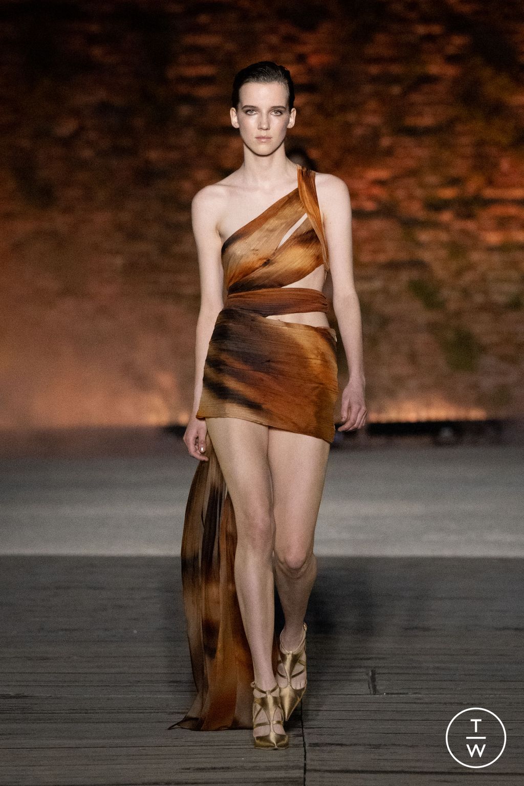 Fashion Week Milan Resort 2024 look 20 from the Alberta Ferretti collection 女装