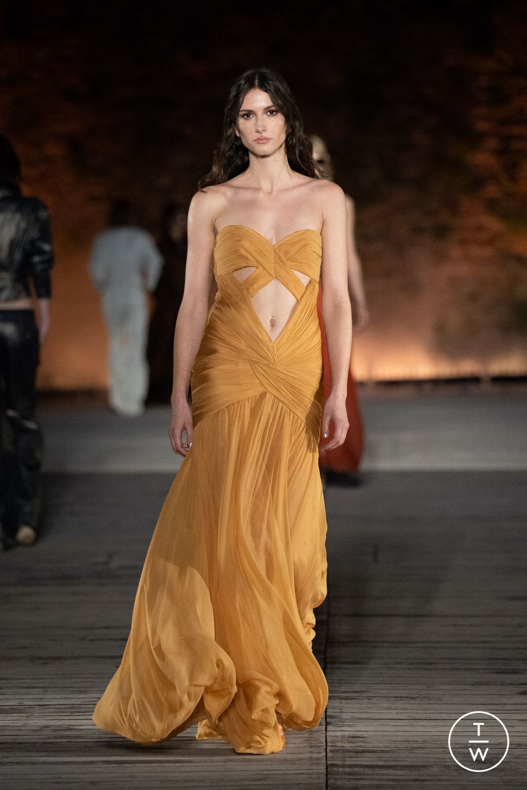 Fashion Week Milan Resort 2024 look 21 de la collection Alberta Ferretti womenswear