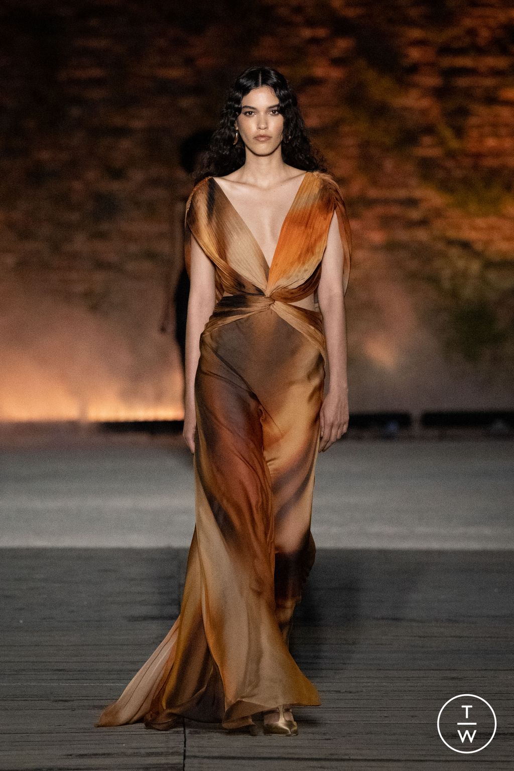 Fashion Week Milan Resort 2024 look 24 de la collection Alberta Ferretti womenswear