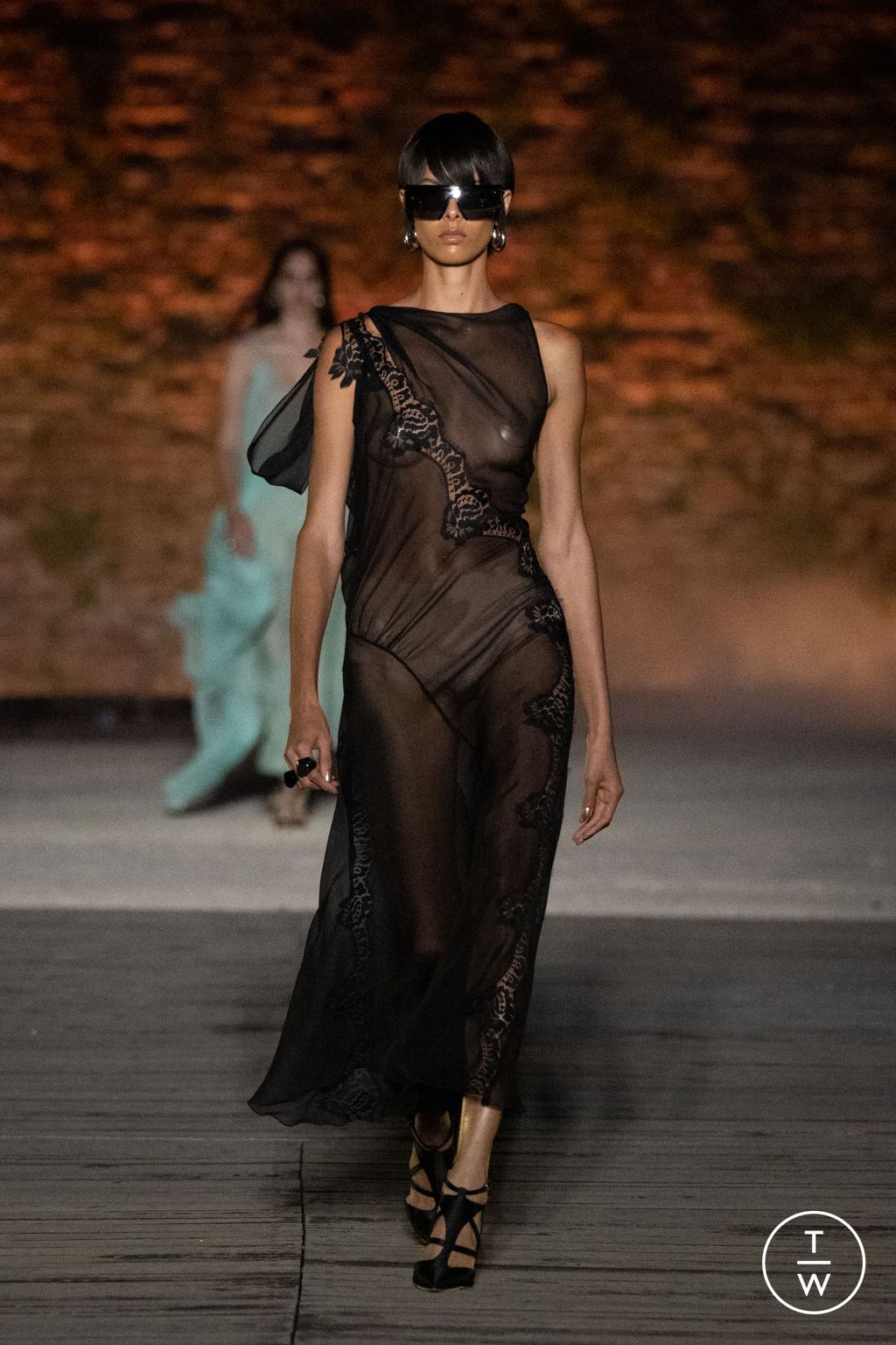 Fashion Week Milan Resort 2024 look 26 from the Alberta Ferretti collection 女装
