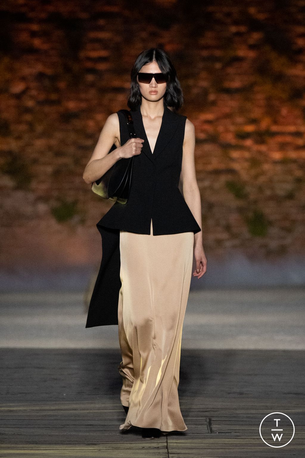 Fashion Week Milan Resort 2024 look 3 de la collection Alberta Ferretti womenswear