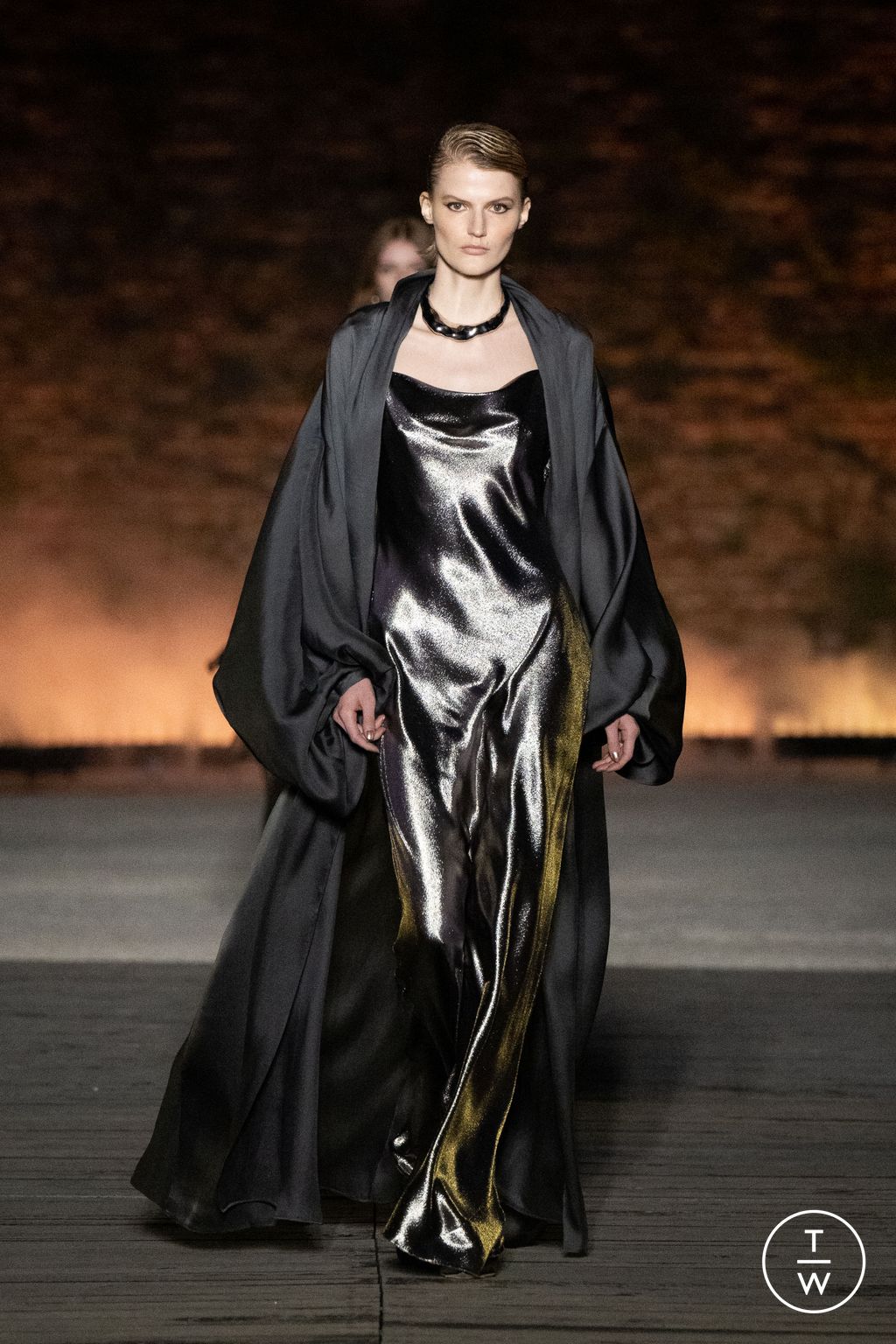 Fashion Week Milan Resort 2024 look 49 de la collection Alberta Ferretti womenswear