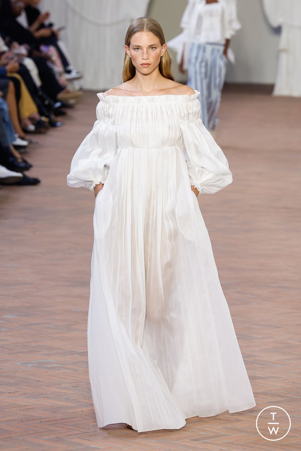 Fashion Week Milan Spring/Summer 2024 look 5 from the Alberta Ferretti collection womenswear