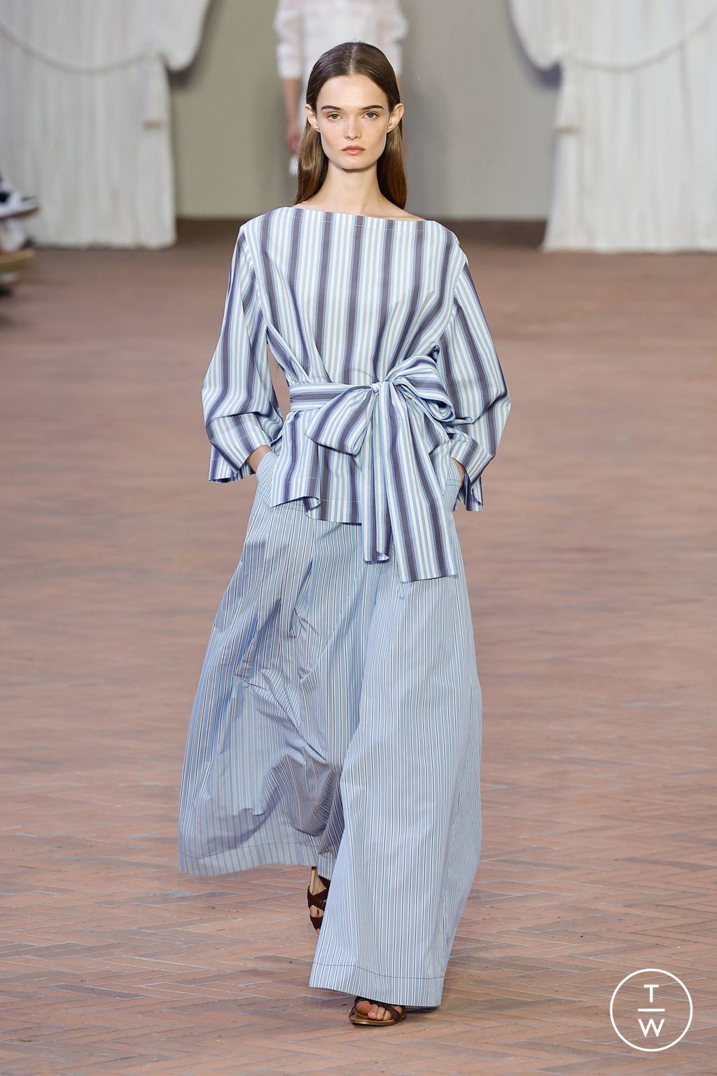 Fashion Week Milan Spring/Summer 2024 look 10 from the Alberta Ferretti collection womenswear