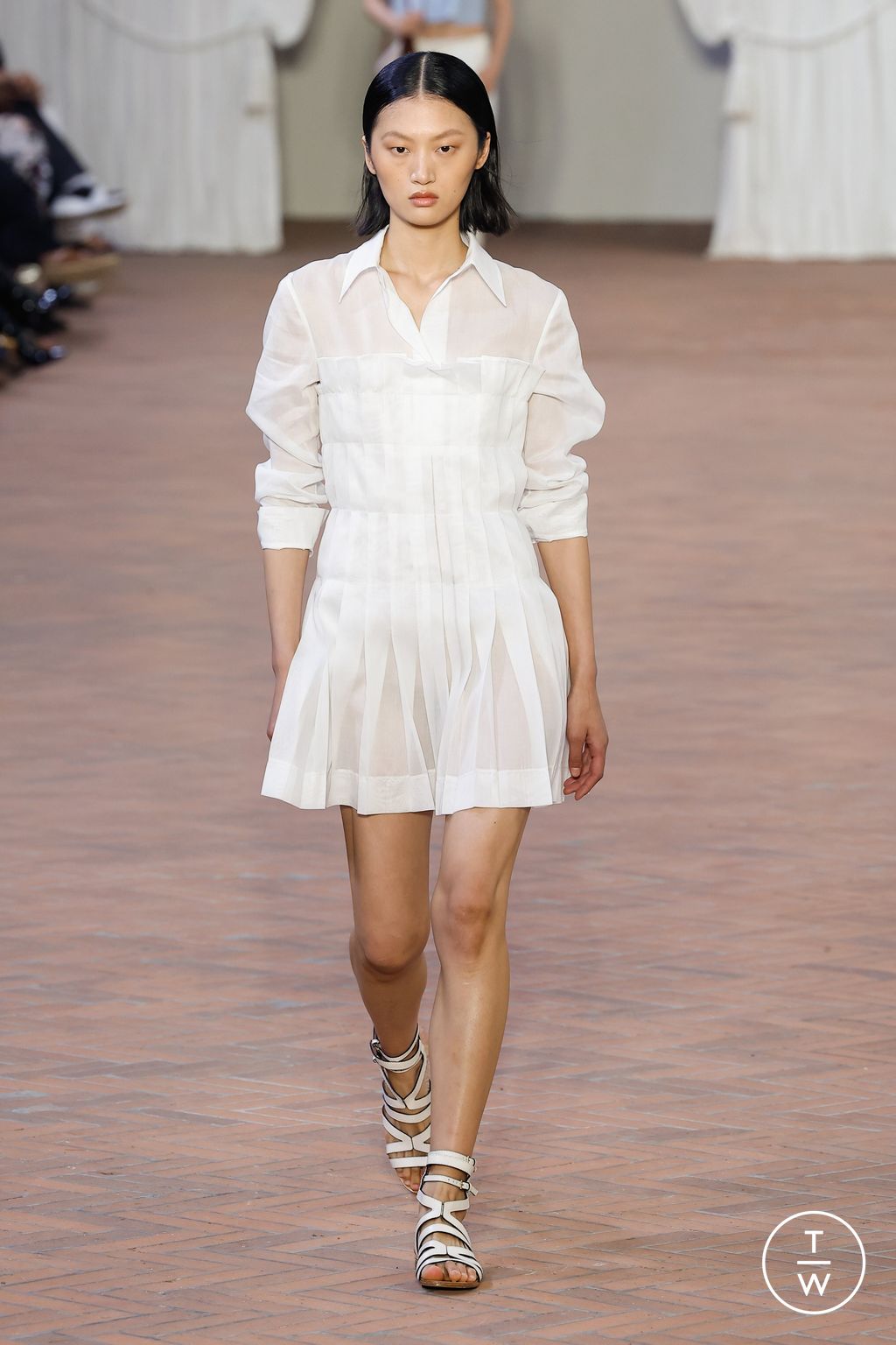 Fashion Week Milan Spring/Summer 2024 look 11 from the Alberta Ferretti collection 女装