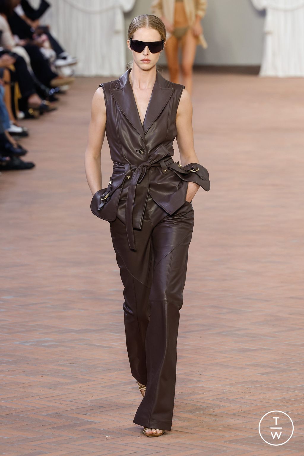 Fashion Week Milan Spring/Summer 2024 look 22 from the Alberta Ferretti collection 女装