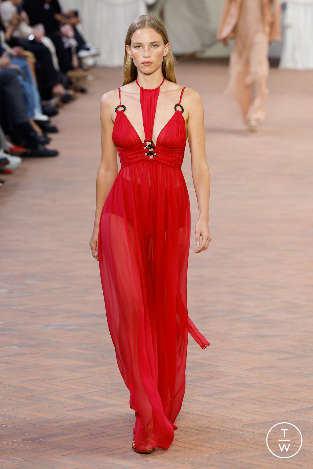 Fashion Week Milan Spring/Summer 2024 look 41 from the Alberta Ferretti collection 女装