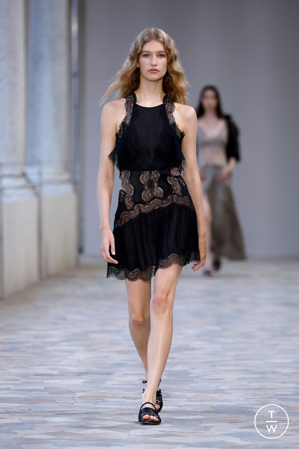 Fashion Week Milan Spring/Summer 2025 look 16 from the Alberta Ferretti collection womenswear
