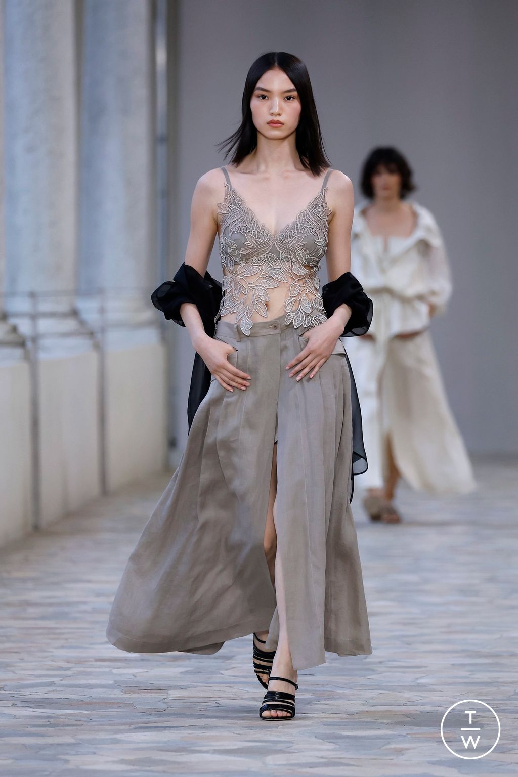 Fashion Week Milan Spring/Summer 2025 look 17 from the Alberta Ferretti collection womenswear