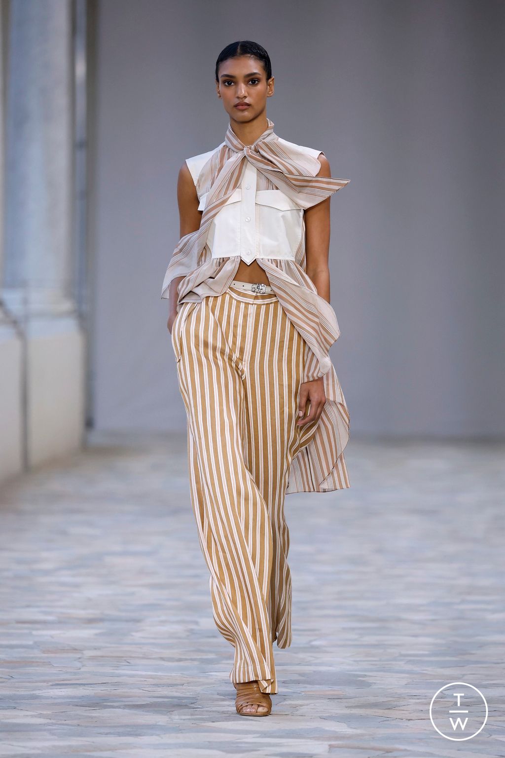 Fashion Week Milan Spring-Summer 2025 look 20 from the Alberta Ferretti collection womenswear