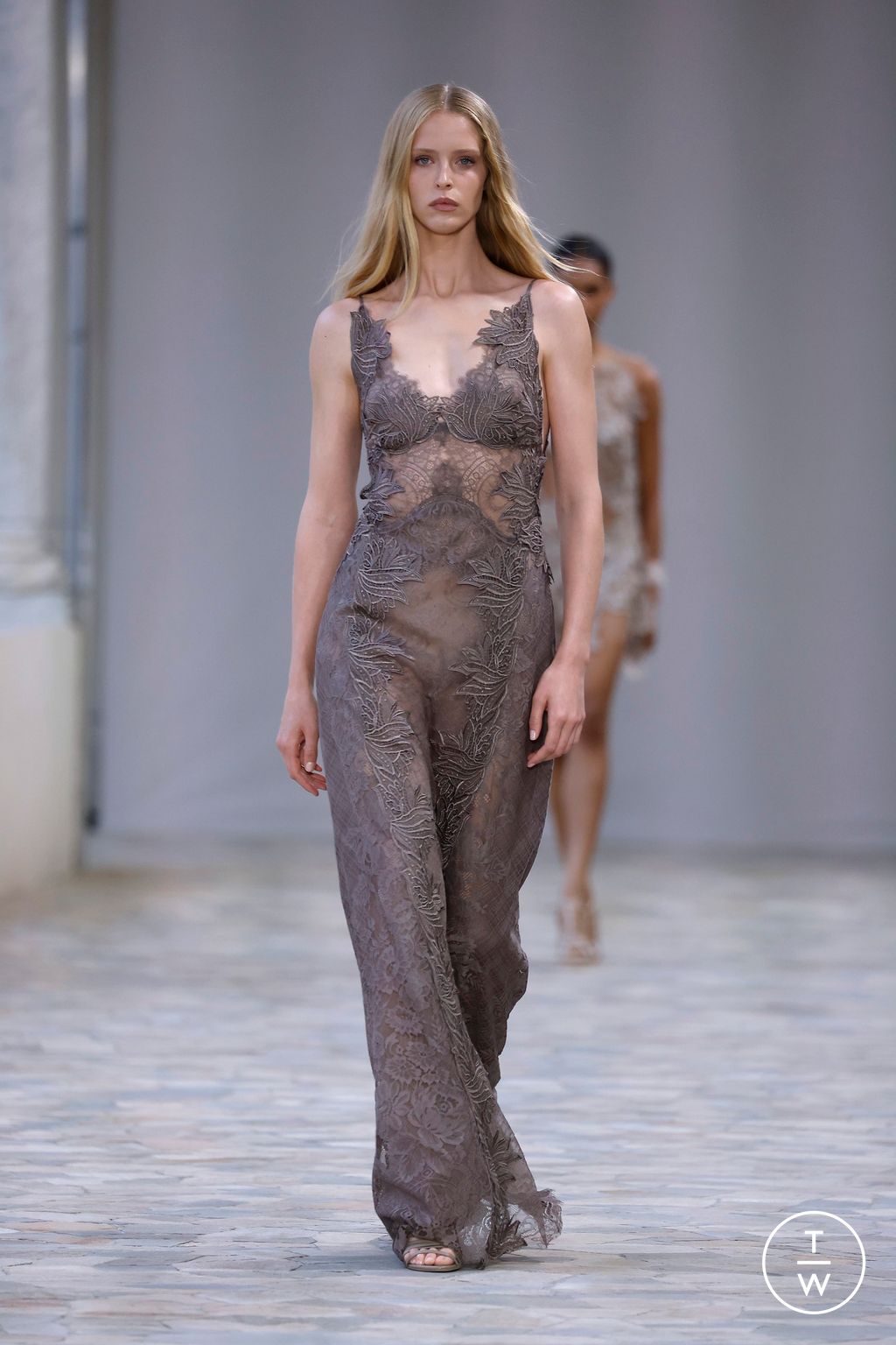 Fashion Week Milan Spring/Summer 2025 look 39 from the Alberta Ferretti collection womenswear