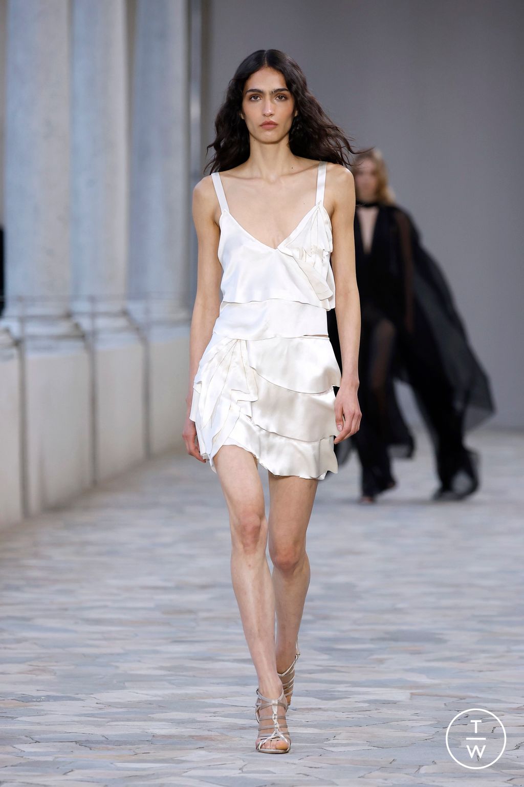 Fashion Week Milan Spring/Summer 2025 look 44 from the Alberta Ferretti collection womenswear