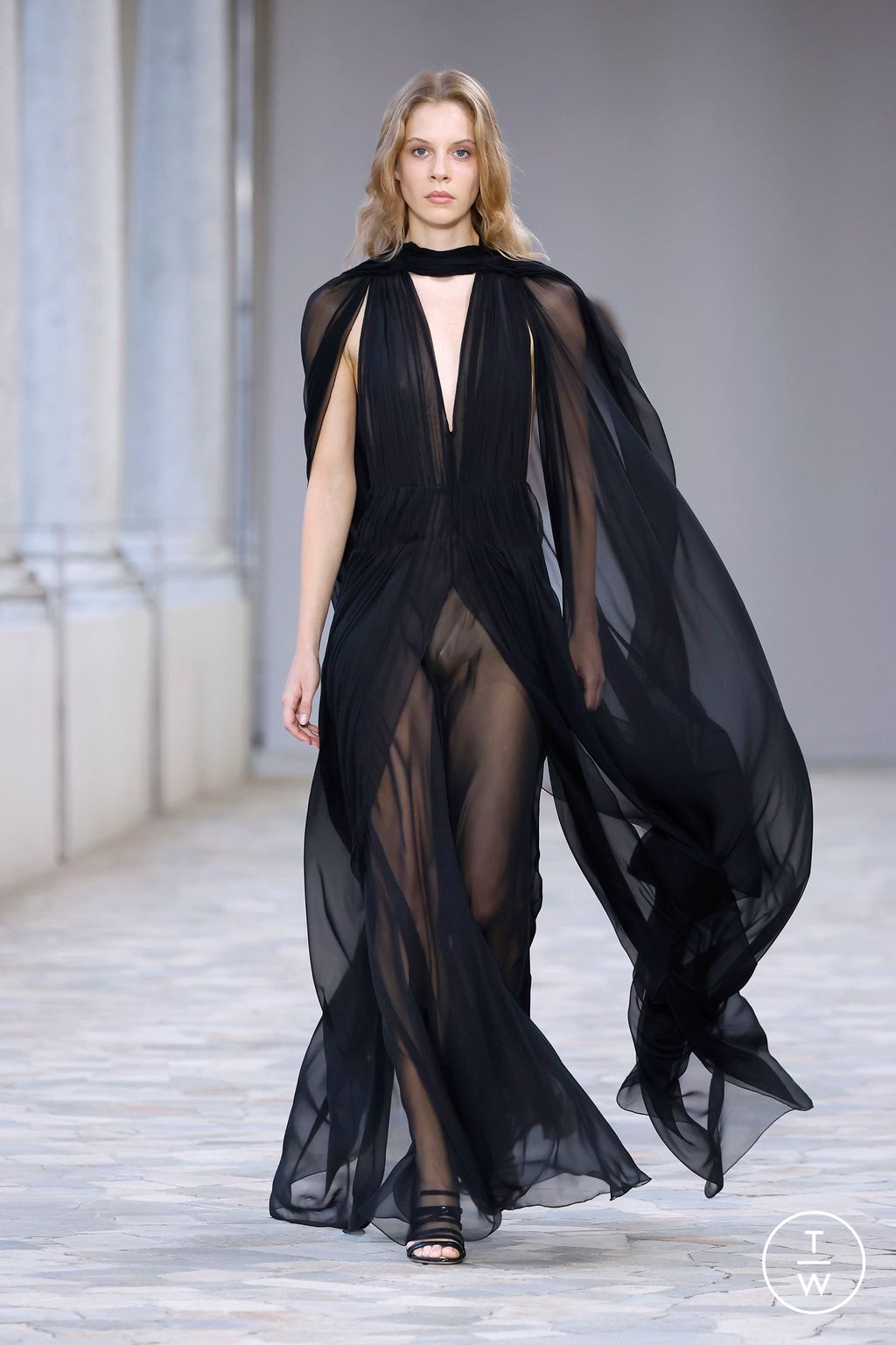Fashion Week Milan Spring/Summer 2025 look 45 from the Alberta Ferretti collection womenswear