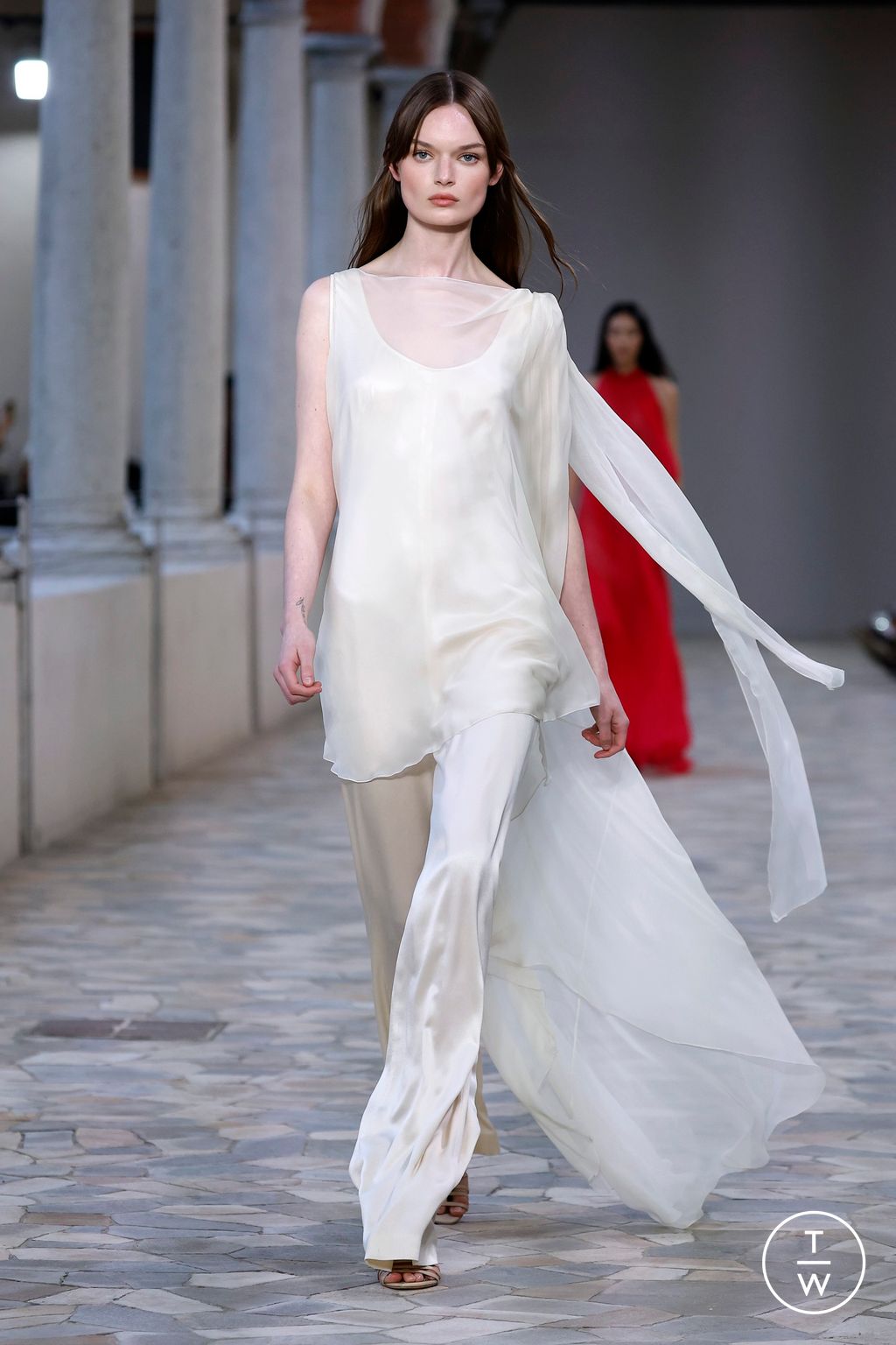 Fashion Week Milan Spring/Summer 2025 look 48 from the Alberta Ferretti collection womenswear