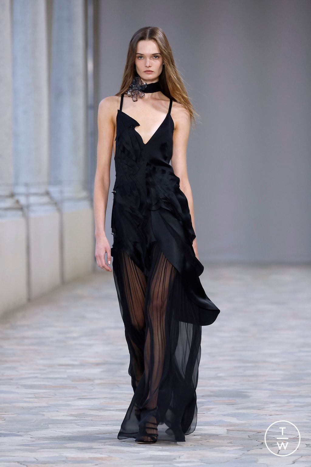 Fashion Week Milan Spring/Summer 2025 look 52 from the Alberta Ferretti collection womenswear