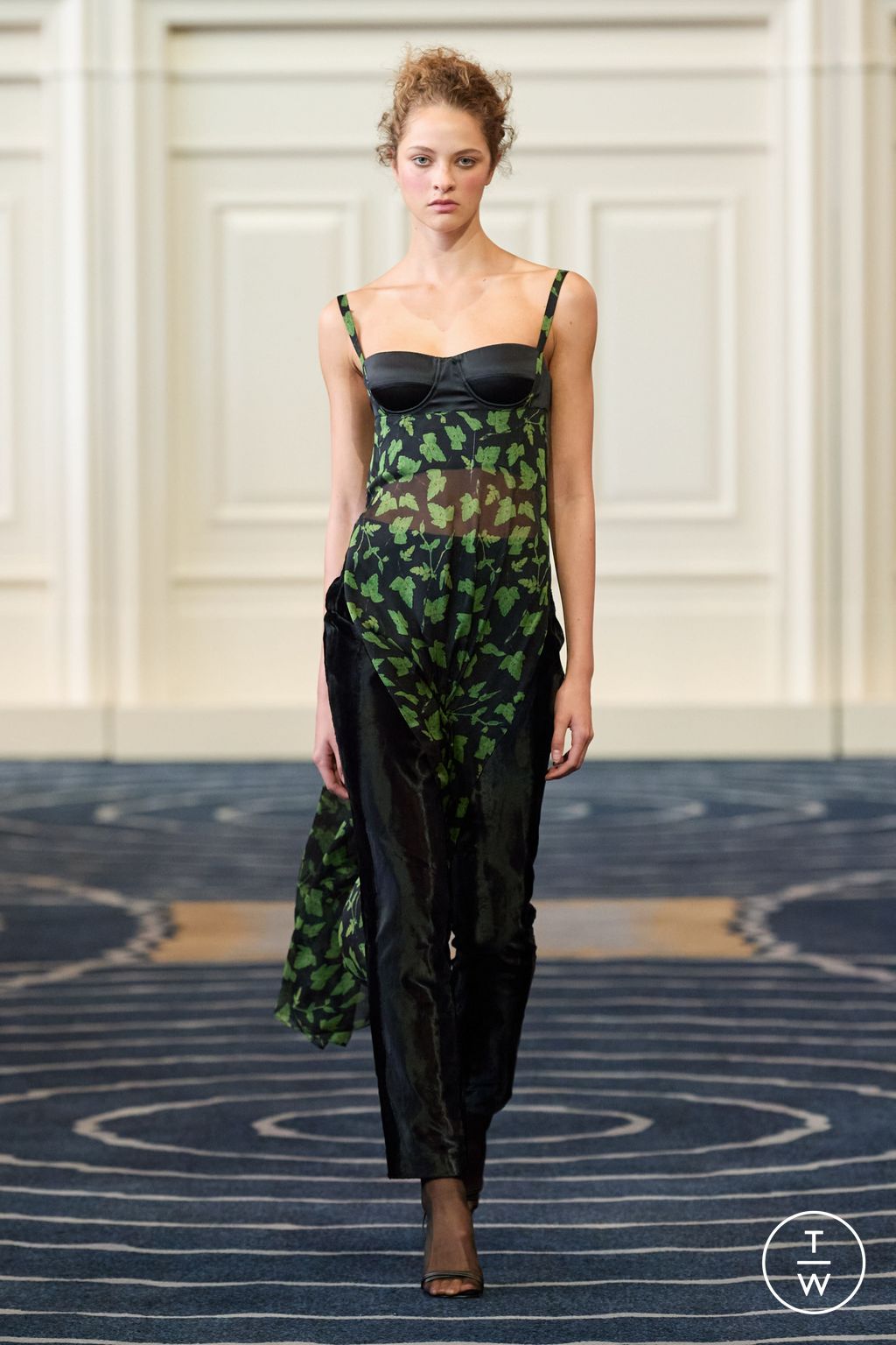 Fashion Week New York Fall/Winter 2024 look 1 de la collection Alejandra Alonso Rojas womenswear
