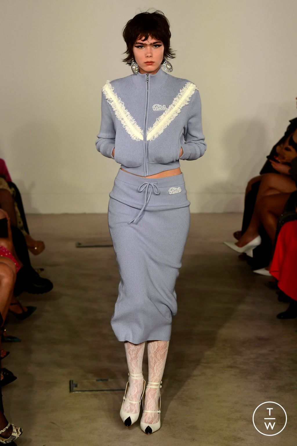 Fashion Week Paris Fall/Winter 2023 look 23 de la collection Alessandra Rich womenswear