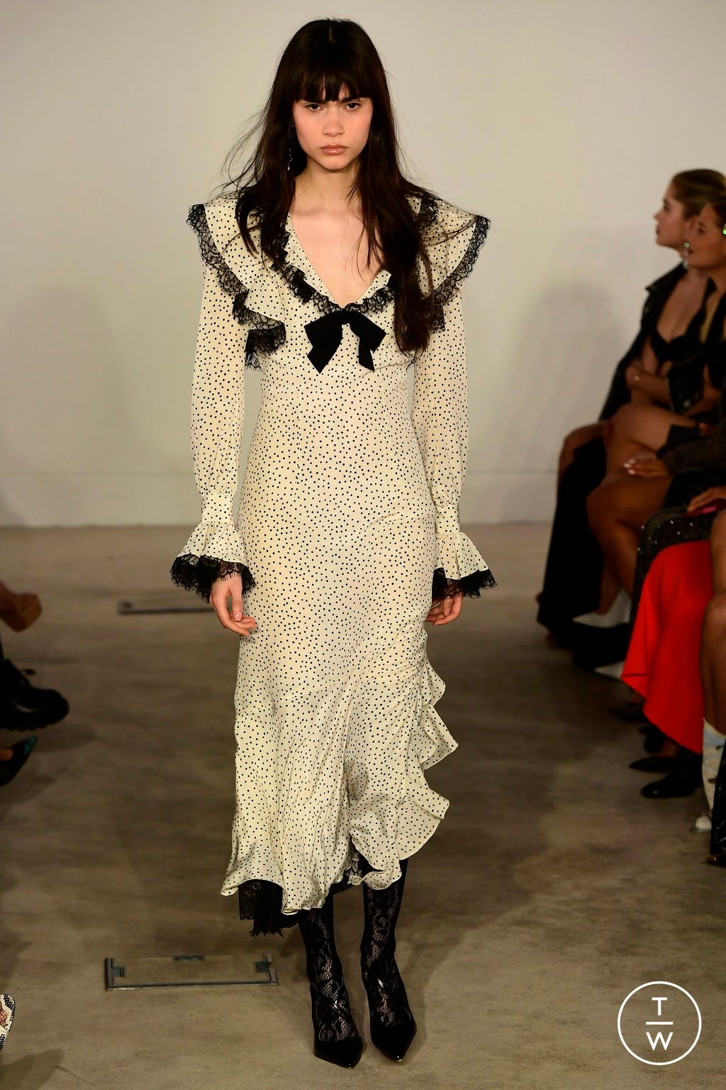 Fashion Week Paris Fall/Winter 2023 look 38 from the Alessandra Rich collection 女装