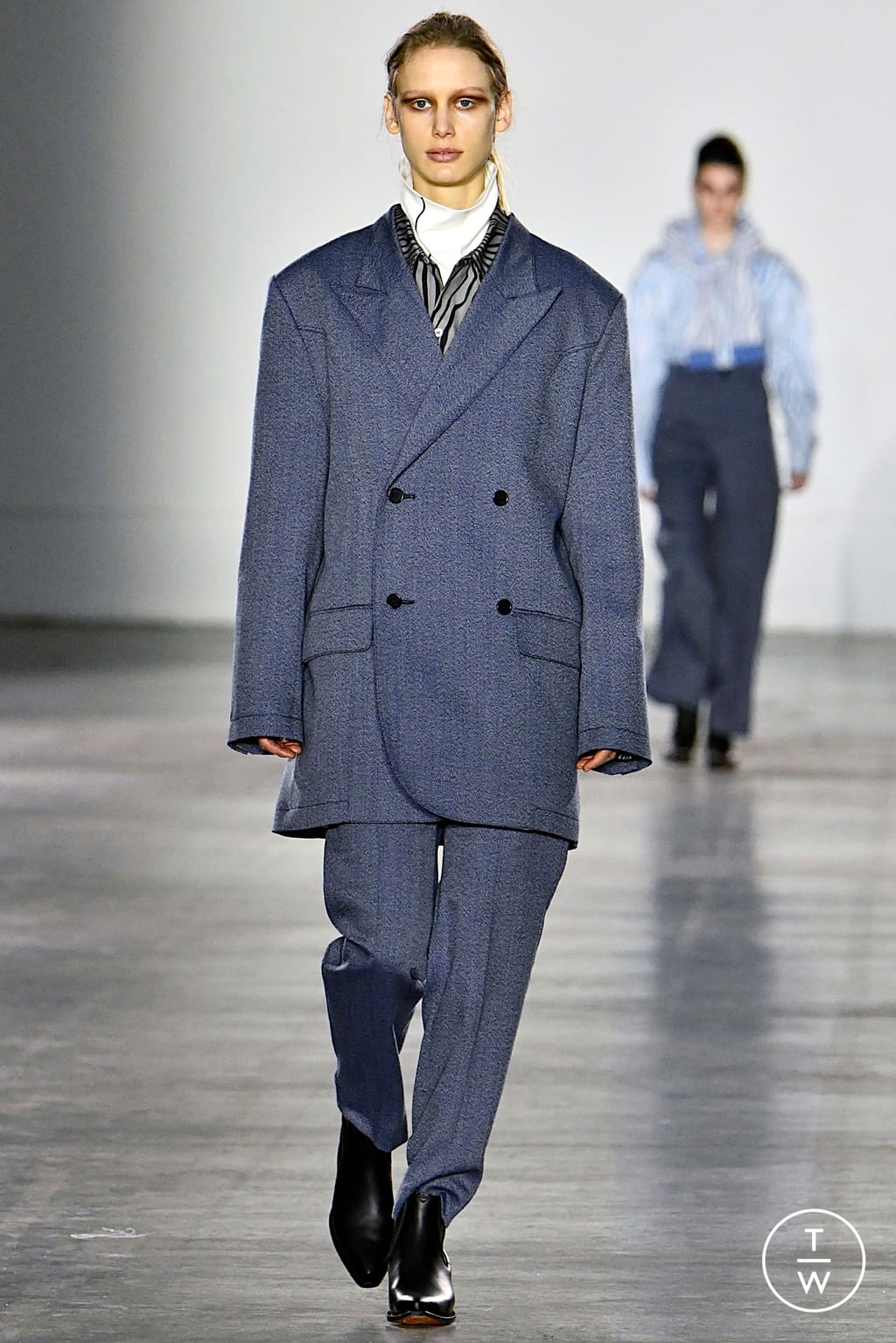 Fashion Week London Fall/Winter 2019 look 12 from the Alex Mullins collection 男装