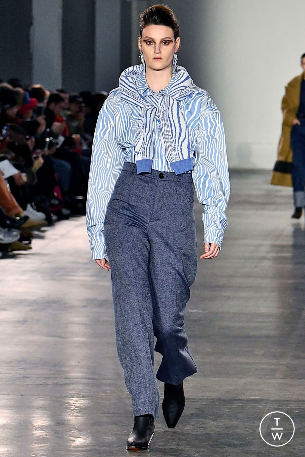 Fashion Week London Fall/Winter 2019 look 13 from the Alex Mullins collection menswear