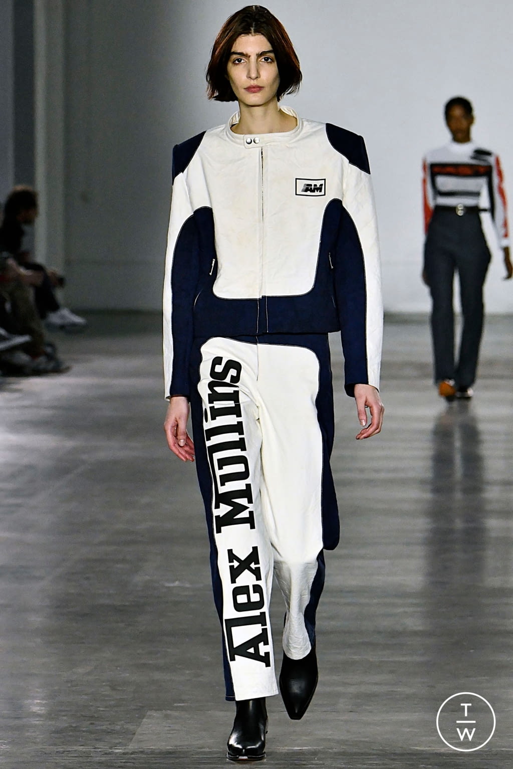 Fashion Week London Fall/Winter 2019 look 16 from the Alex Mullins collection 男装