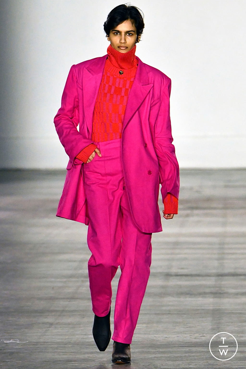 Fashion Week London Fall/Winter 2019 look 21 from the Alex Mullins collection 男装