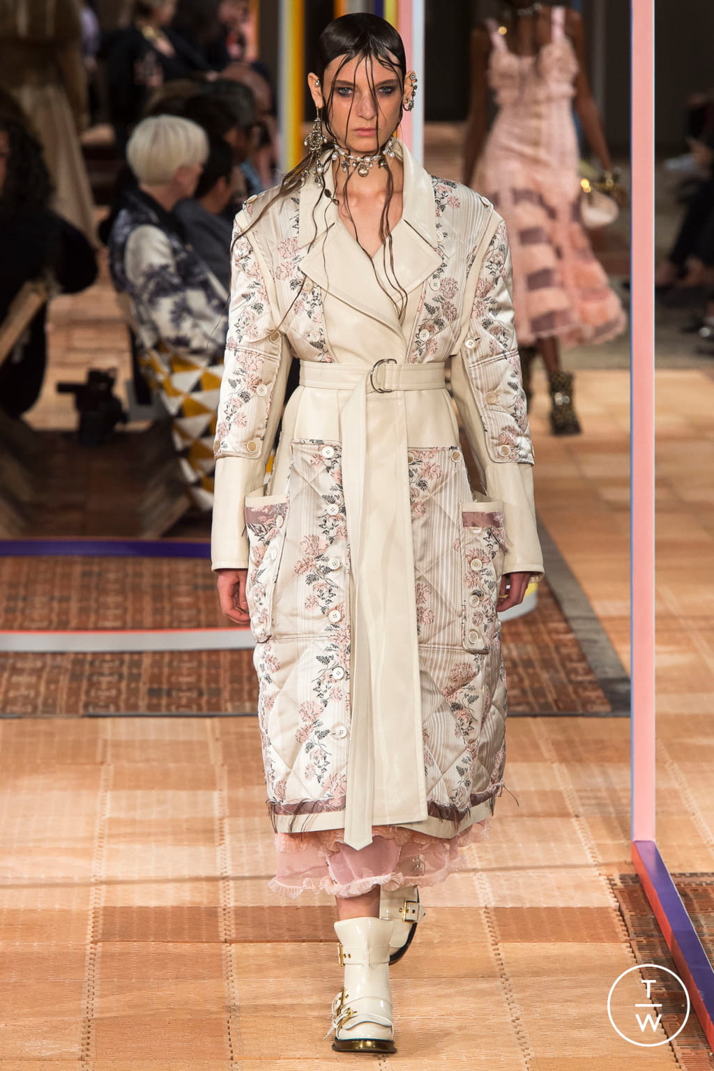 Fashion Week Paris Spring/Summer 2018 look 5 de la collection Alexander McQueen womenswear