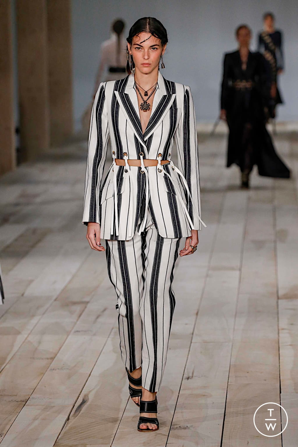 Fashion Week Paris Spring/Summer 2020 look 21 de la collection Alexander McQueen womenswear