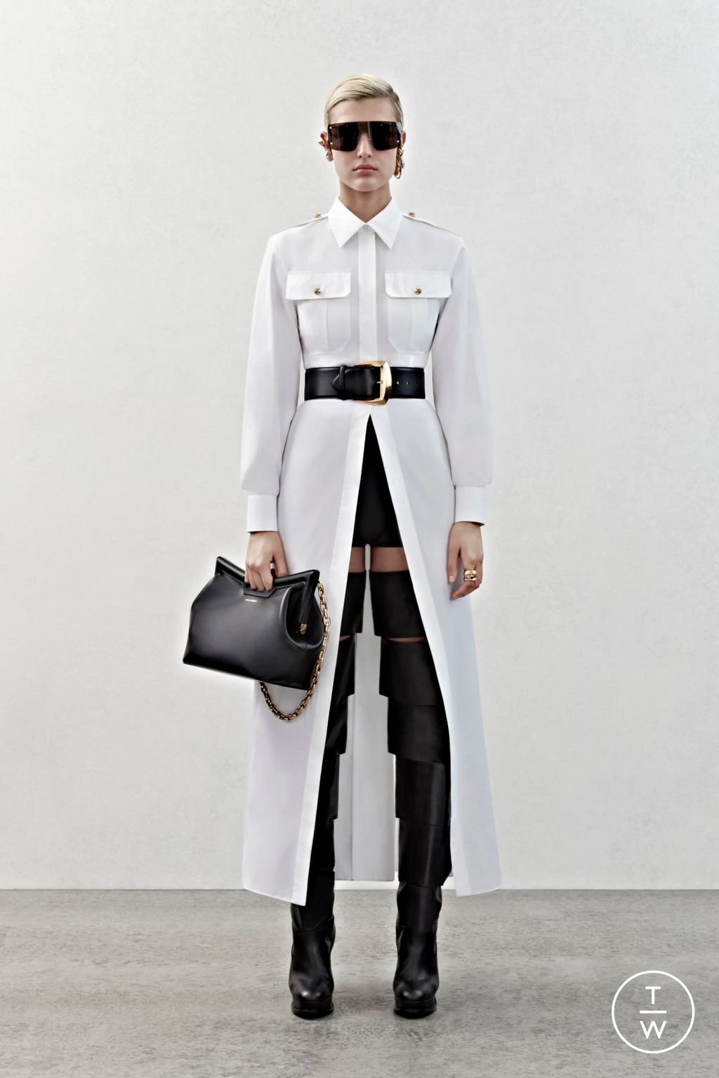 Fashion Week London Pre-Fall 2023 look 14 from the Alexander McQueen collection 女装