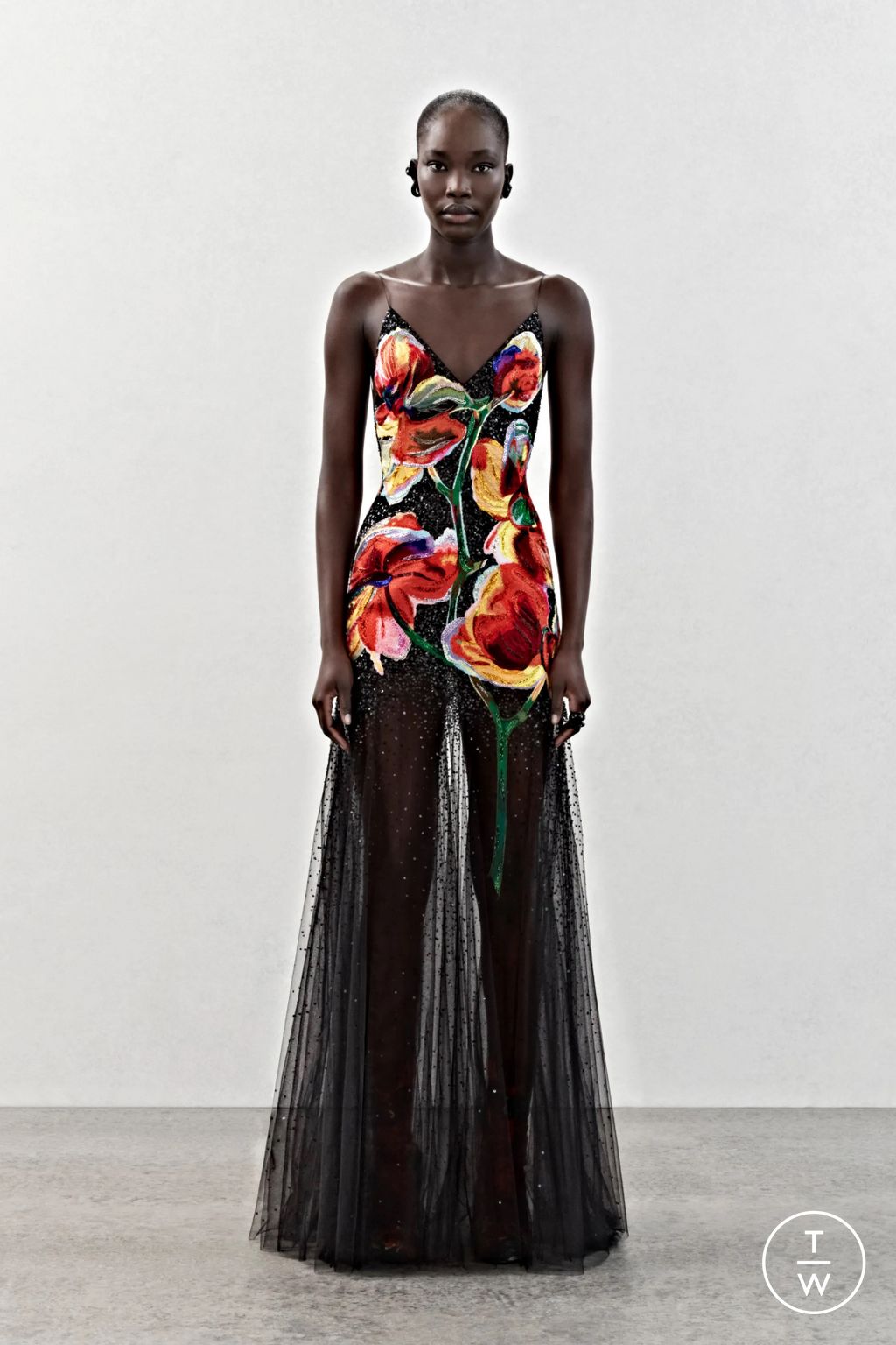 Fashion Week London Pre-Fall 2023 look 25 from the Alexander McQueen collection 女装