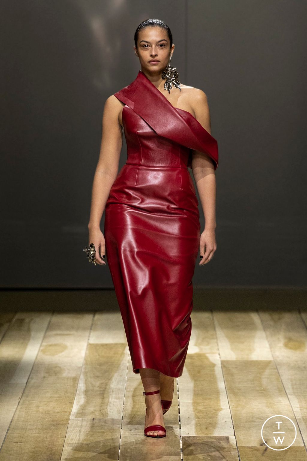 Fashion Week Paris Fall/Winter 2023 look 18 de la collection Alexander McQueen womenswear