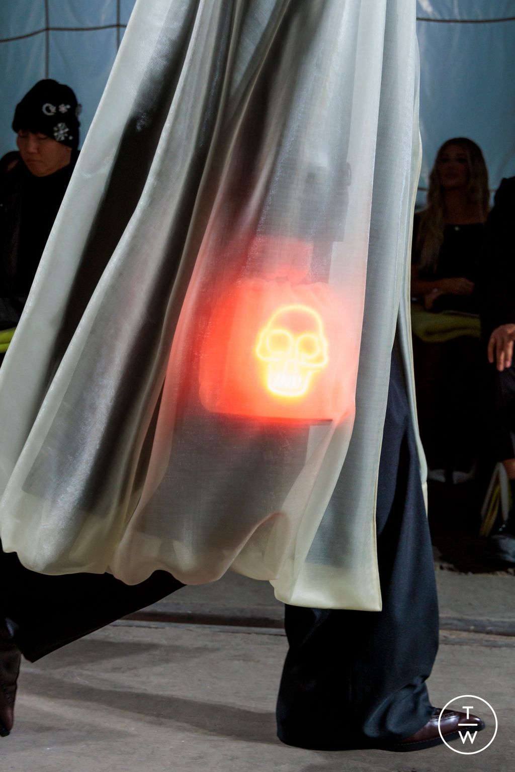 Fashion Week Paris Fall/Winter 2024 look 9 from the McQueen collection womenswear accessories