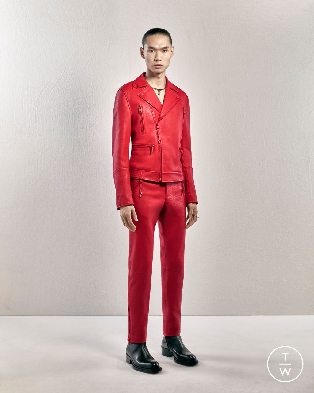 Fashion Week London Pre-Fall 2023 look 21 from the Alexander McQueen collection 男装