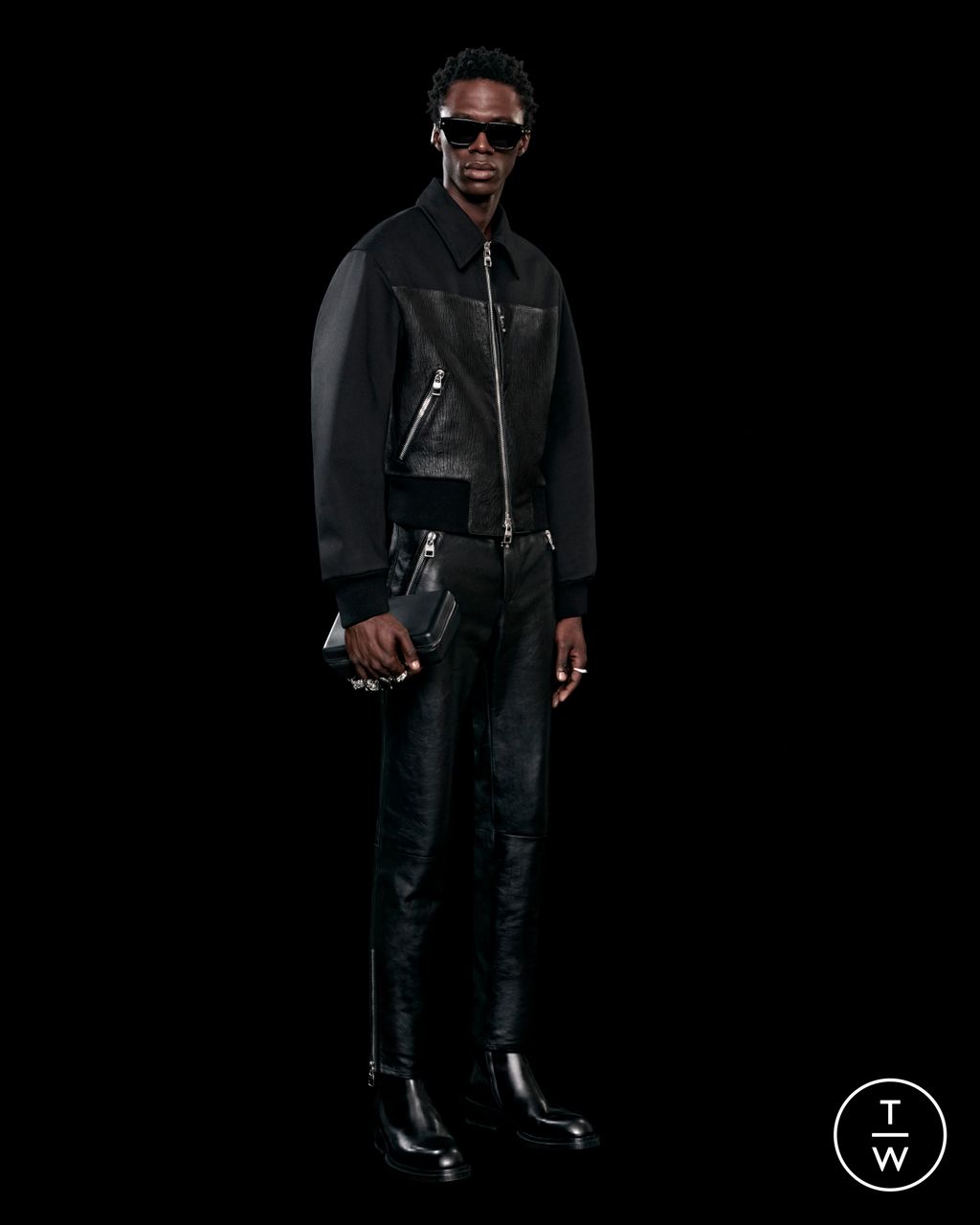 Fashion Week London Pre-Fall 2023 look 27 from the Alexander McQueen collection 男装