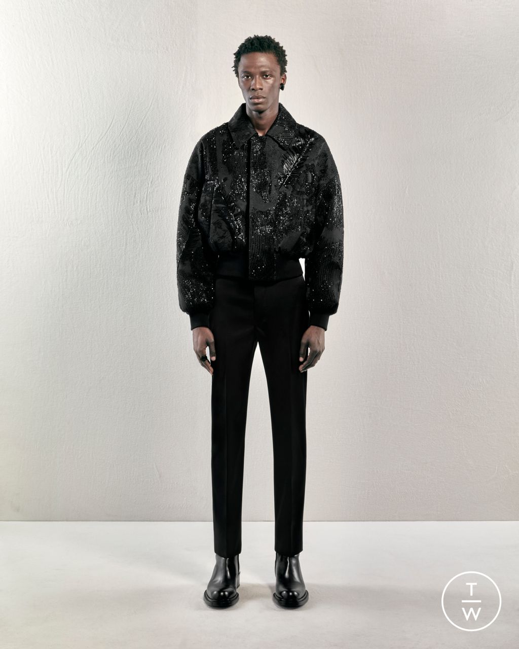 Fashion Week London Pre-Fall 2023 look 34 from the Alexander McQueen collection menswear