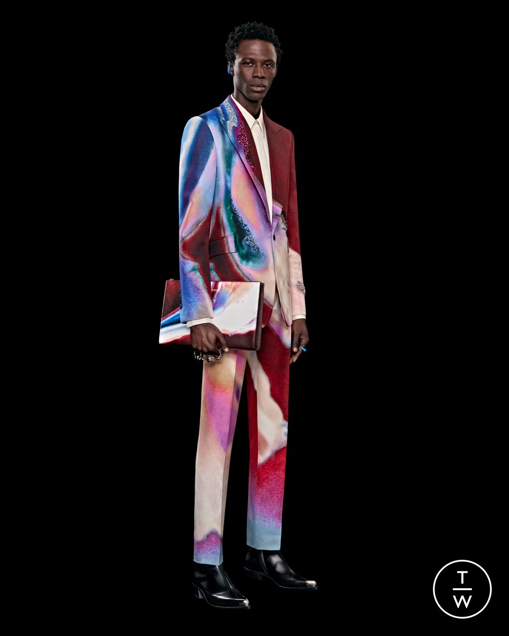 Fashion Week London Pre-Fall 2023 look 35 from the Alexander McQueen collection menswear