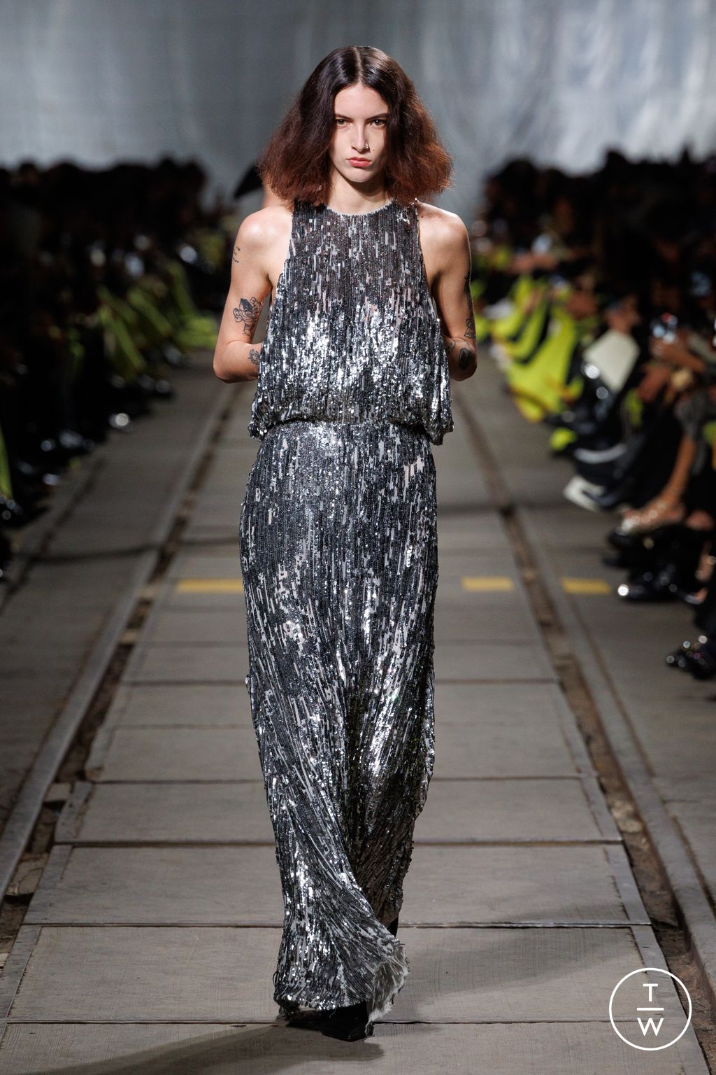 Fashion Week Paris Fall/Winter 2024 look 43 de la collection Alexander McQueen womenswear