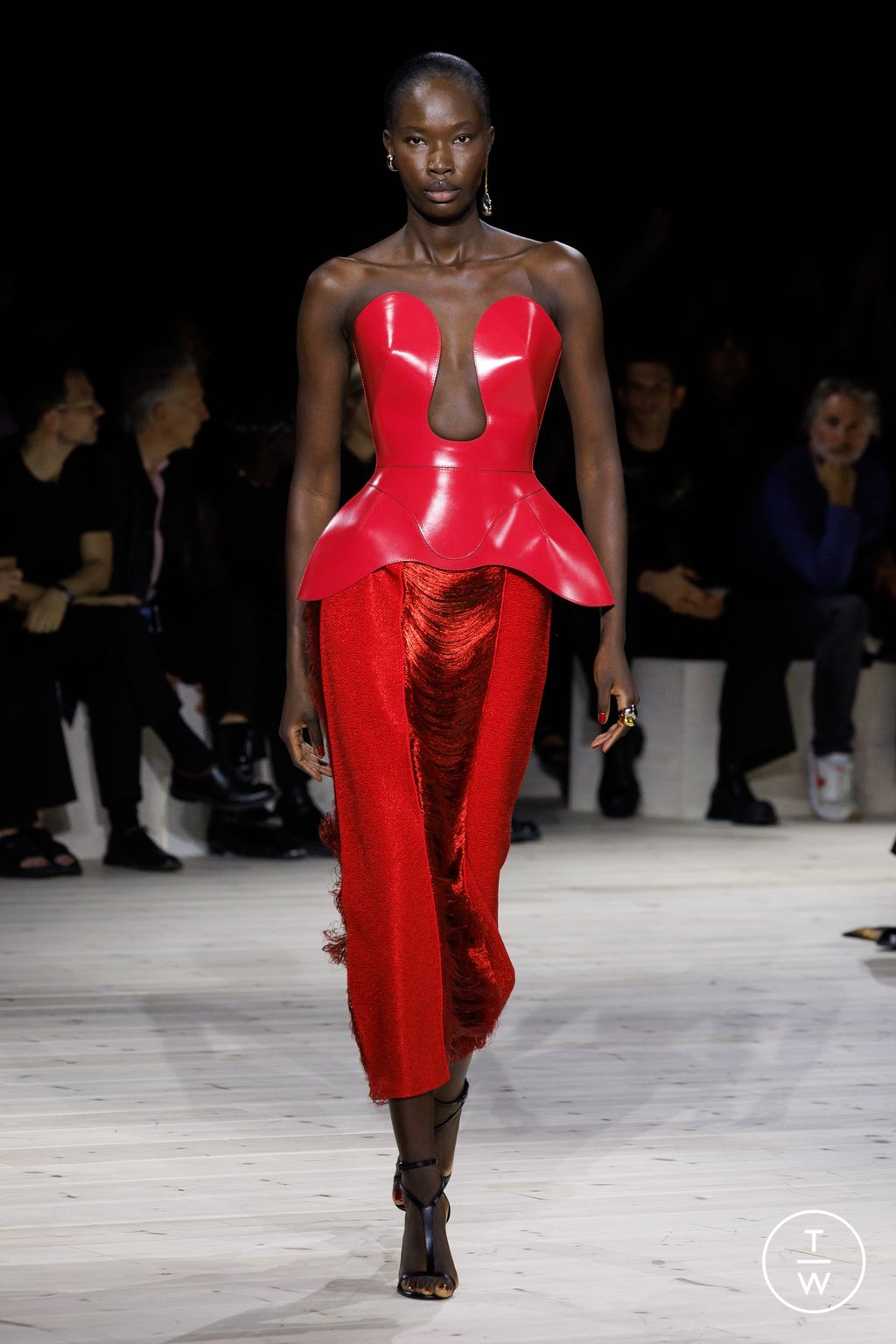 Fashion Week Paris Spring/Summer 2024 look 4 from the Alexander McQueen collection womenswear