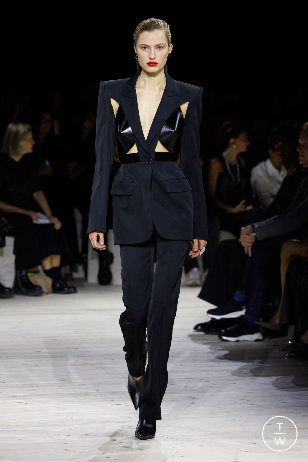 Fashion Week Paris Spring/Summer 2024 look 10 de la collection Alexander McQueen womenswear