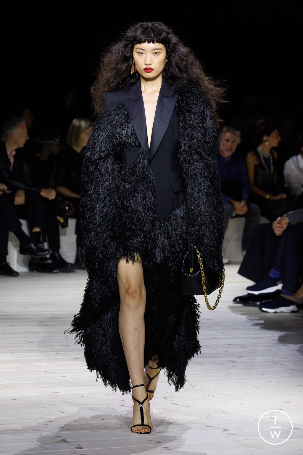 Fashion Week Paris Spring/Summer 2024 look 15 de la collection Alexander McQueen womenswear