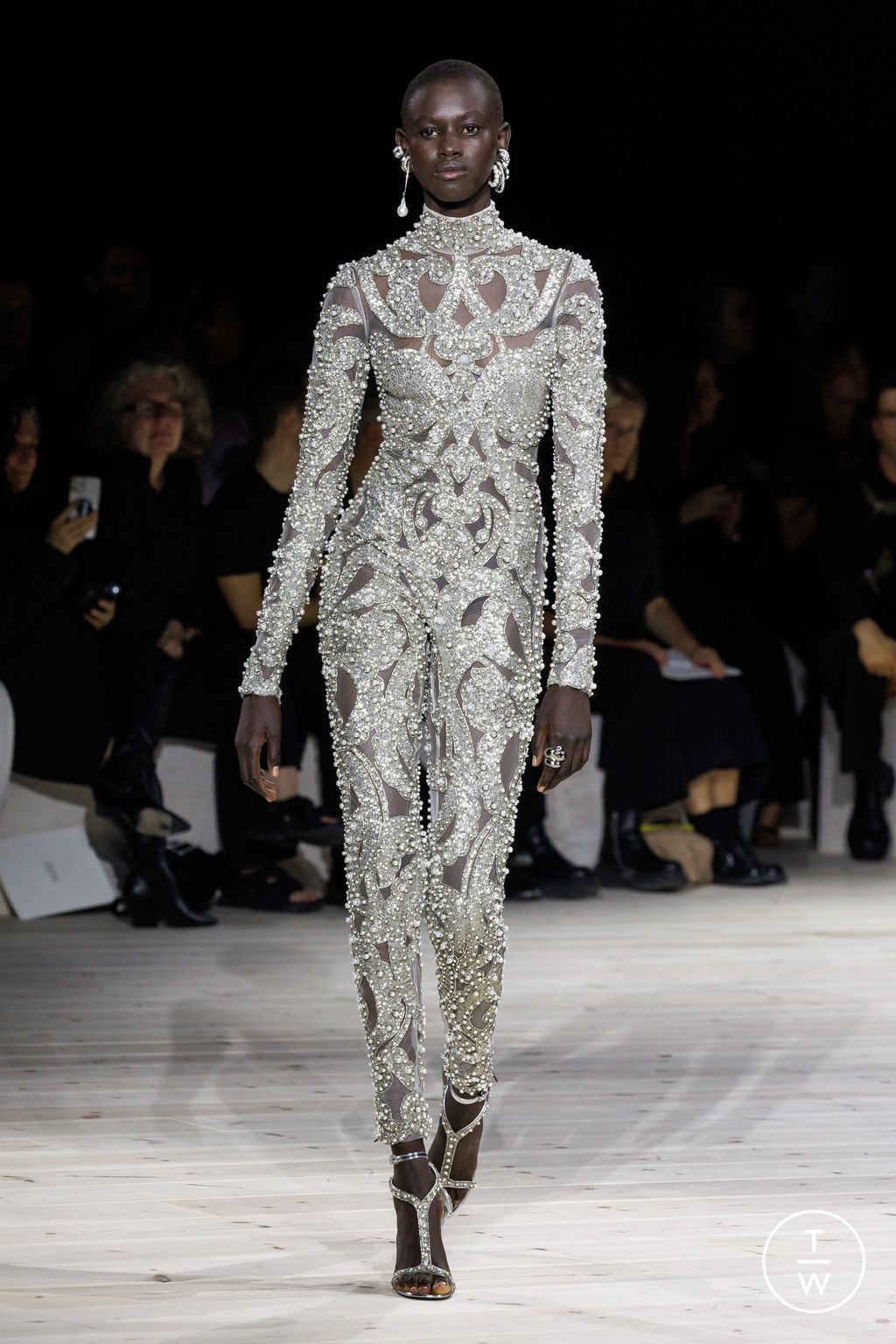 Fashion Week Paris Spring/Summer 2024 look 29 from the Alexander McQueen collection 女装