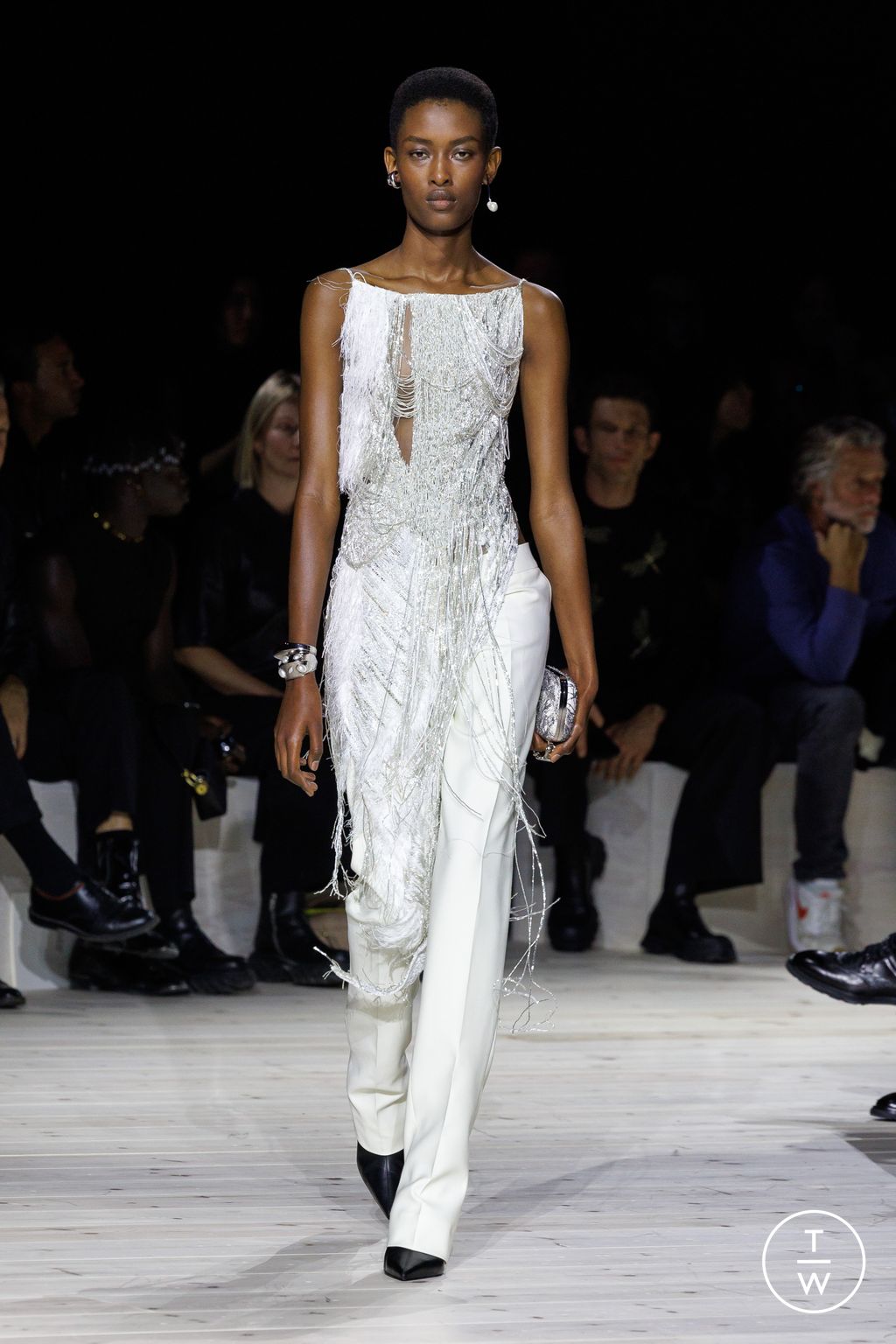 Fashion Week Paris Spring/Summer 2024 look 31 from the Alexander McQueen collection womenswear