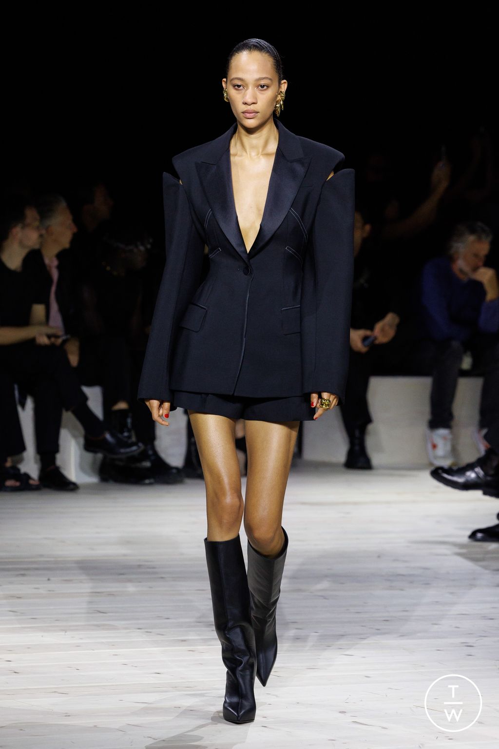 Fashion Week Paris Spring/Summer 2024 look 39 de la collection Alexander McQueen womenswear