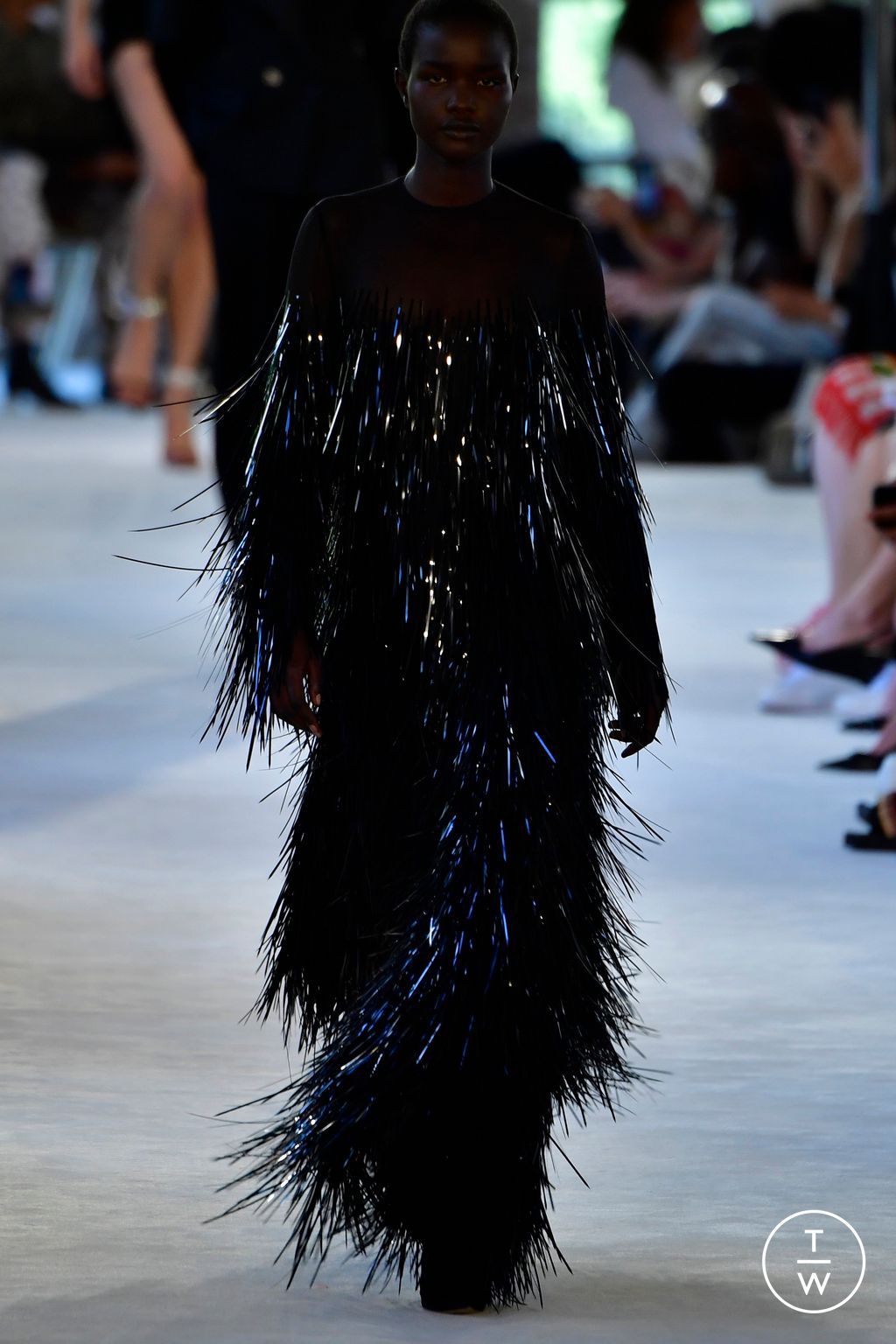 Fashion Week Paris Fall/Winter 2022 look 1 from the Alexandre Vauthier collection couture