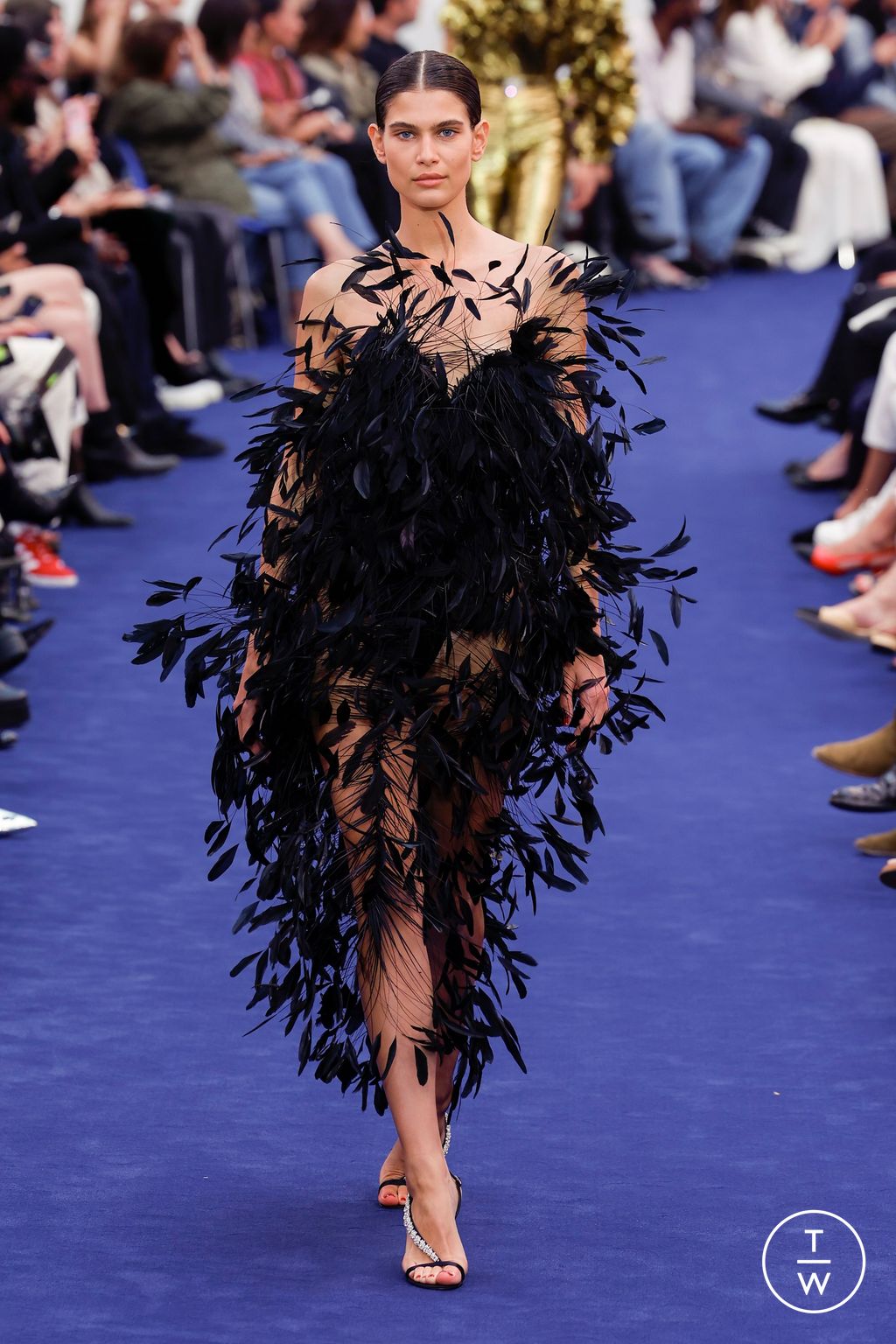 Fashion Week Paris Fall/Winter 2023 look 14 de la collection Alexandre Vauthier couture