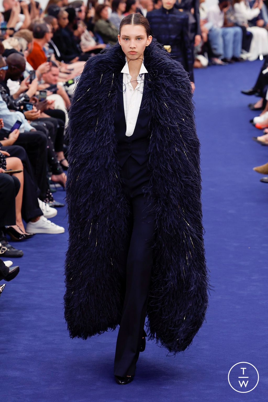 Fashion Week Paris Fall/Winter 2023 look 20 from the Alexandre Vauthier collection 高级定制