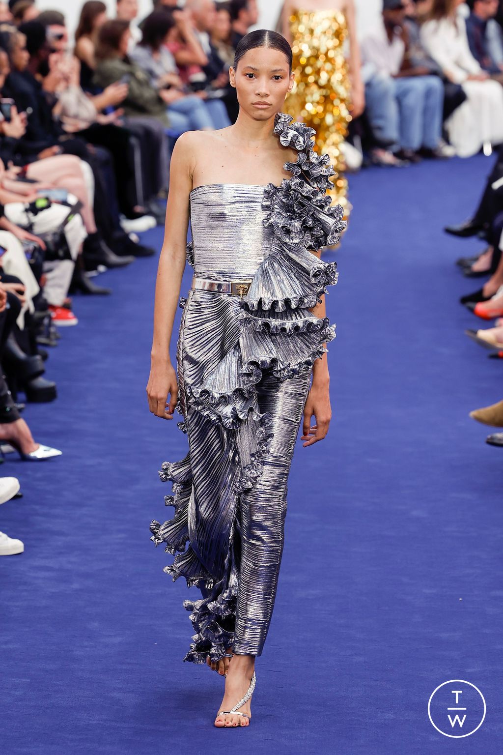 Fashion Week Paris Fall/Winter 2023 look 36 de la collection Alexandre Vauthier couture